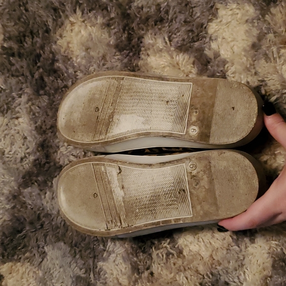 Forever 21 Cheetah Print Shoes size 9 - Picture 2 of 2
